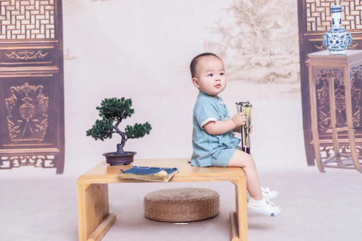 吐鲁番宝宝几个月笑出声